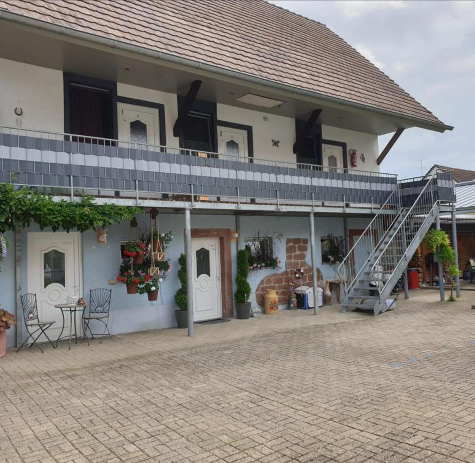 Gaestehaus Viktoriya Nur Wenige Minuten Zum Europa-Park Rust Dış mekan fotoğraf